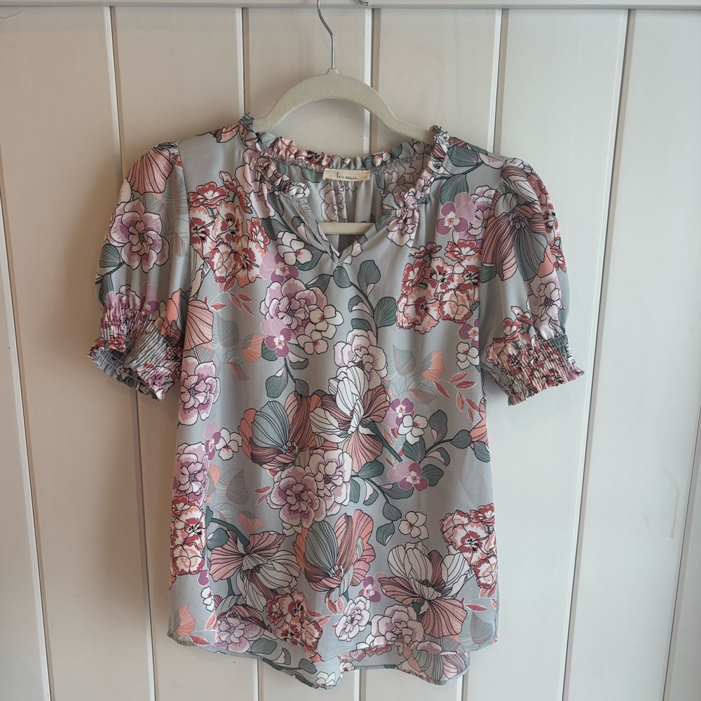 Elegant Floral Blouse - Pink and Gray